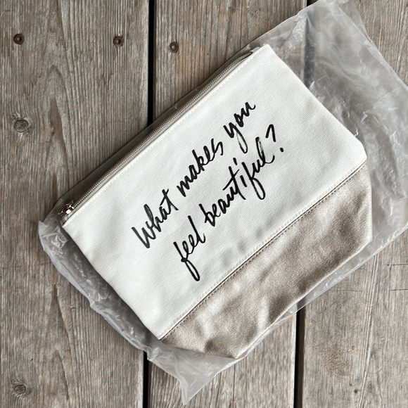 Bare Minerals Mini full flawless application brush and branded makeup bag - Picture 7 of 10